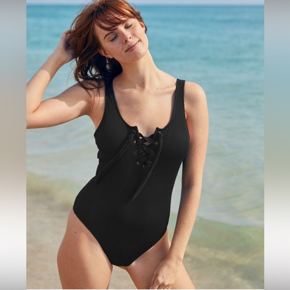 🖤 Aerie Ribbed Lace-Up One Piece Swimsuit 🖤